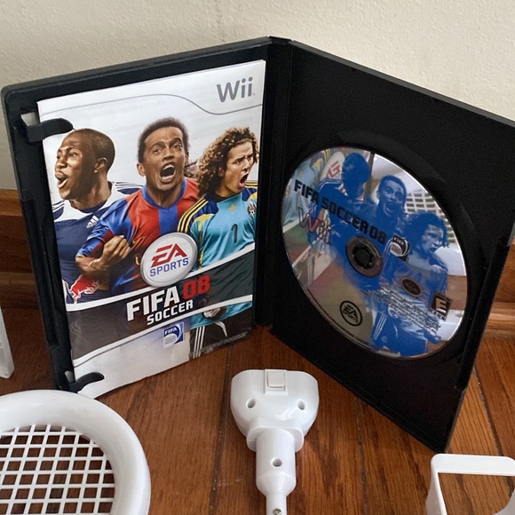 Wii Sports and Games Bundle - White - Picture 3 of 8
